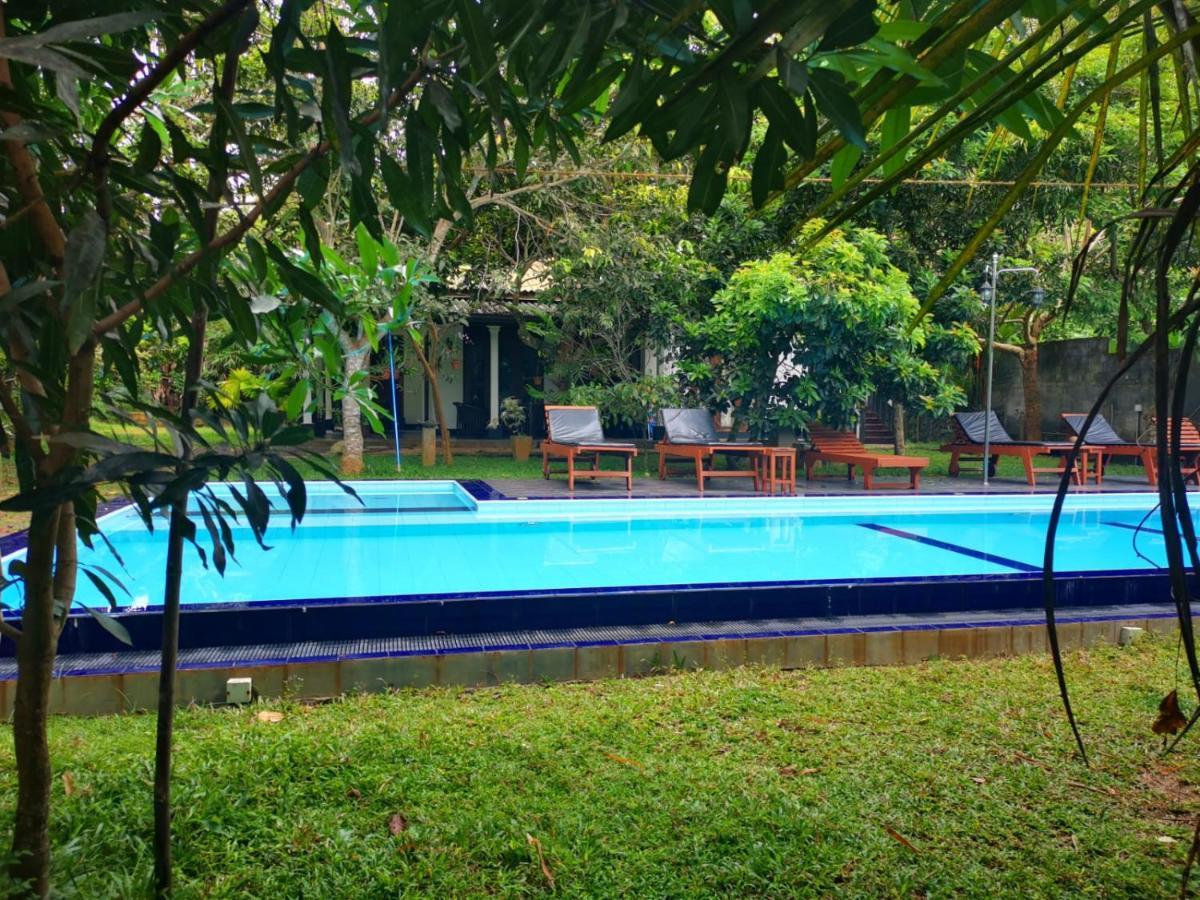 Villa Green Cottage Хіккадува Екстер'єр фото
